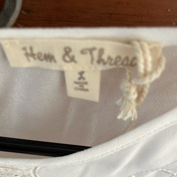 Hem & Thread Women’s Ivory Sleeveless Blouse With Lace Size Large NWT - Picture 4 of 9